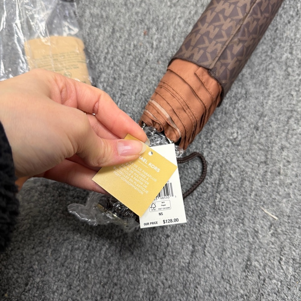 Michael Kors Brown Umbrella / BRAND NEW / NWT - Picture 2 of 4